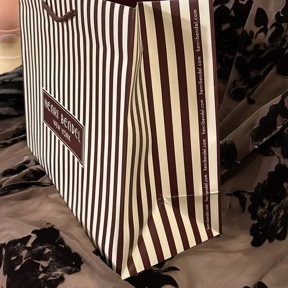 Henri Bendel | Shopping Bag | EUC | 16” x 12” x 5.5” - Picture 2 of 9